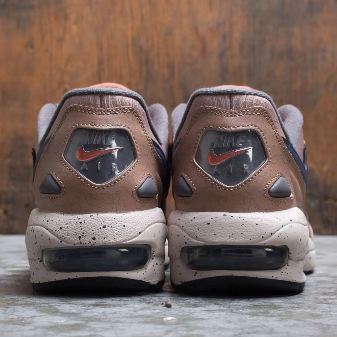 Nike Men Air Max2 Light Lx (desert dust / sanded purple-desert sand)